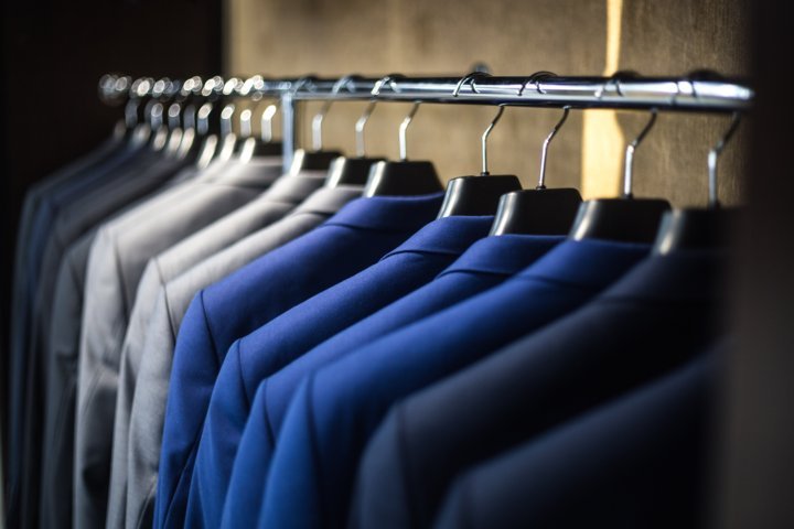 Clothing retail is one of bi examples that shows how to overcome early stage business struggles